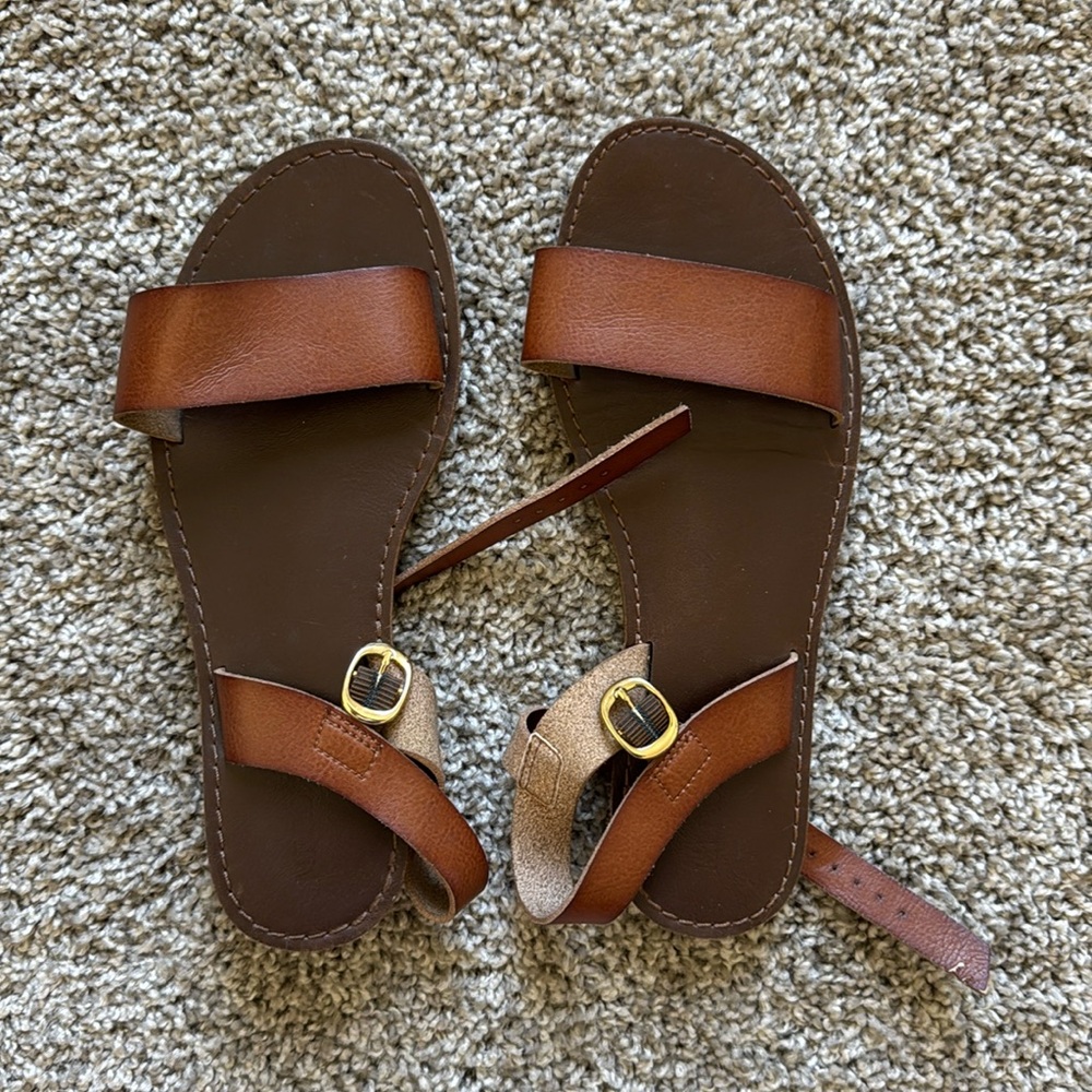 Tan sandals size 6.5